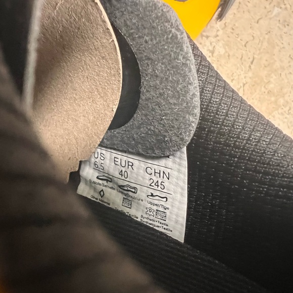 Santic Yellow and Black Lock-In Cycling Shoes Size 40 Women’s 9 - Picture 6 of 8